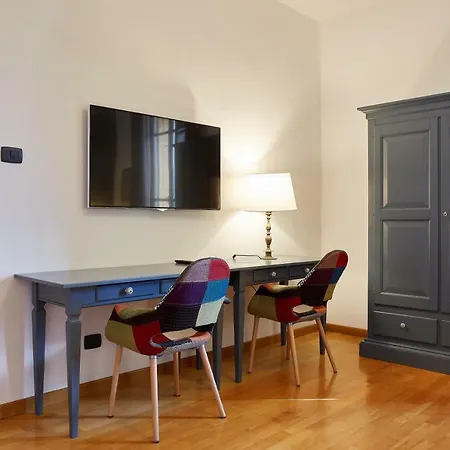 Casa All'universita Di -