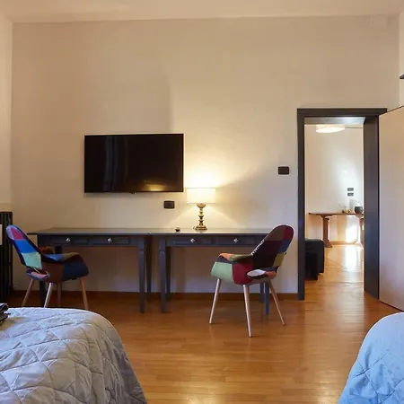 Casa All'universita Di -